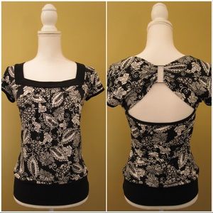 Graphic Black & White Print top Size Small
